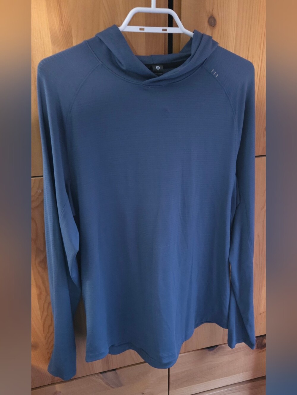 Lululemon Men's Blue Hooded Long Sleeve Top Size Large